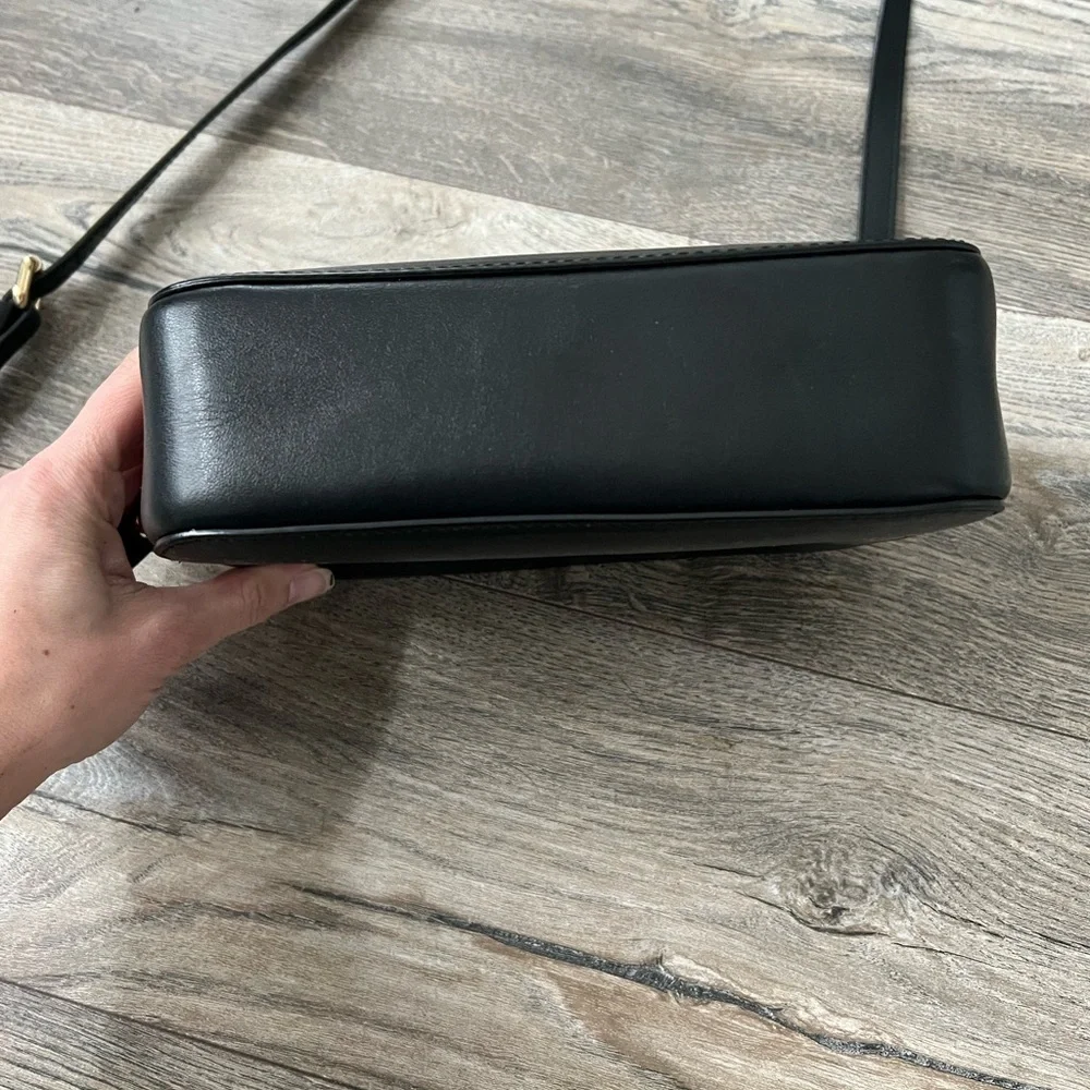 Versace Authentic - Picture 2 of 10